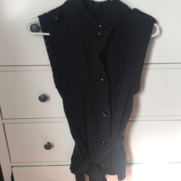 Black button up sweater vest - Picture 1 of 2